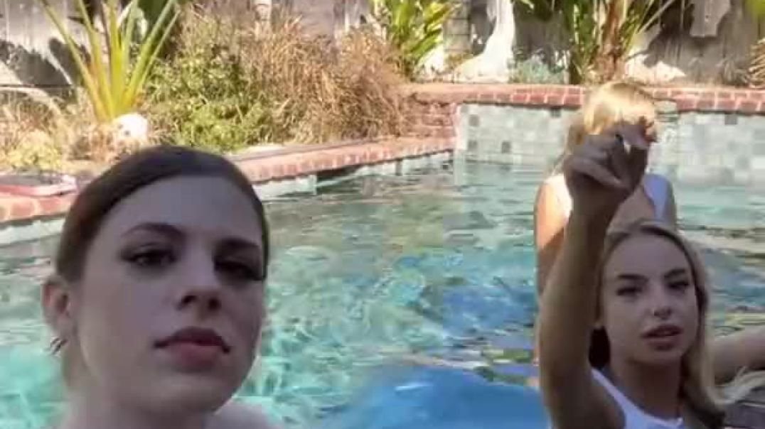 ⁣Emma Kotos Pool Livestream Video